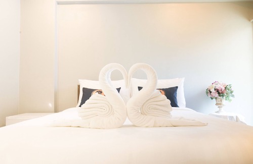 Don Muang Hotel | RoomQuest Bangkok Don Mueang Airport 1