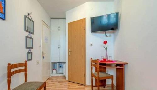 Split House | Rooms Alijev