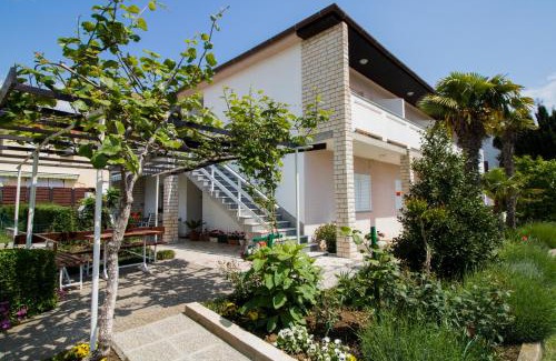 Baska House | Rooms & Apartment Albina