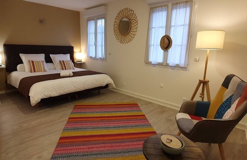 Les Mureaux Hotel | Rooms at LA MARINA Hotel and Fitness
