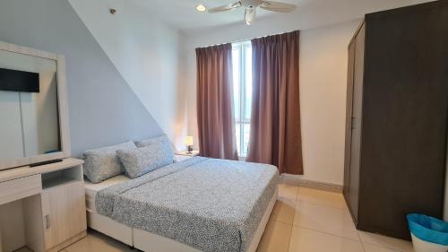 Downtown George Town House | Rooms at Mansion One, Shared Apartment Only