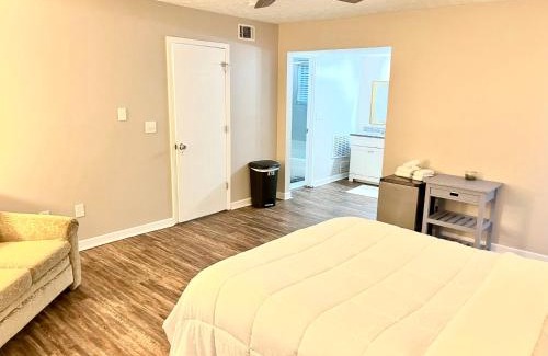 Church Street Apartment | Rooms by Month Atlanta