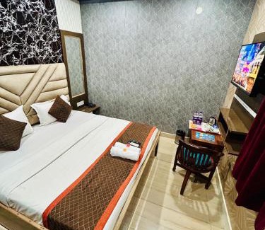 Haridwar Hotel | Rooms for Family - by Hotel RAJ