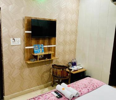 Haridwar Hotel | Rooms for Family - by Hotel RAJ