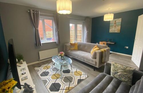 Wolverhampton House | Rooms in Beautiful Home in Wolverhampton!