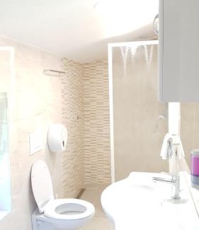 Seca House | Rooms Koblar