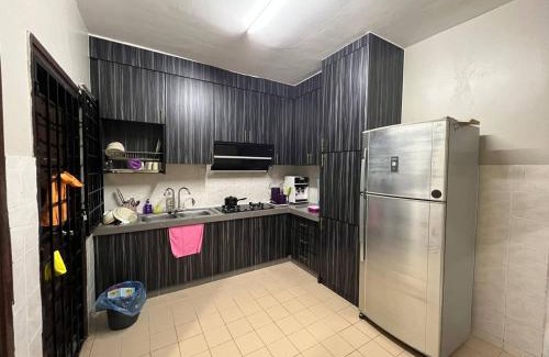 Sungai Buloh House | Rooms Options