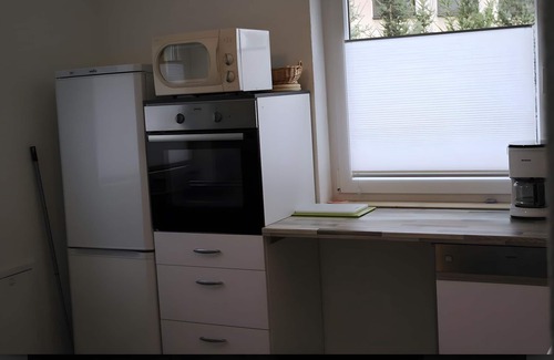 Laupheim Apartment | Rooms 'Quiet Rooms in Shared Apartment' with Private Garden, Balcony and Wi-Fi