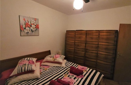 Fuskulin House | Rooms Roza with private bathroom Fuskulin country area 6 km from the beach