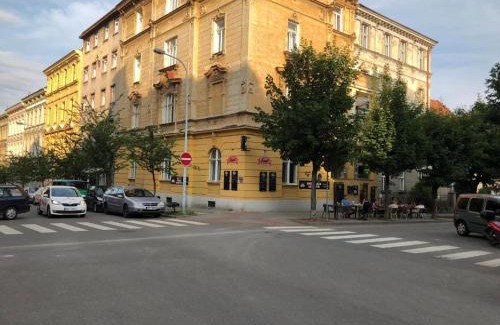 Brno-stred Apartment | ROOMS Veveri - Uvoz, 10 min by walk to the center
