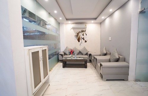 Sector 63 Hotel | Roomshala 034 Grihum Noida Sector 63