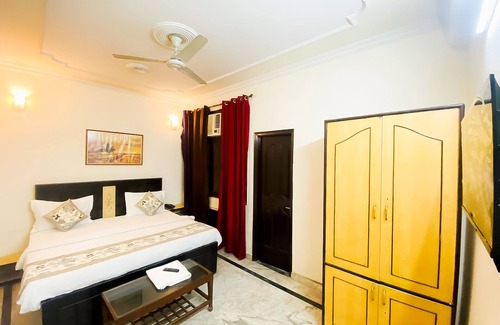 Baraula Hotel | Roomshala 056 CSK RESIDENCY