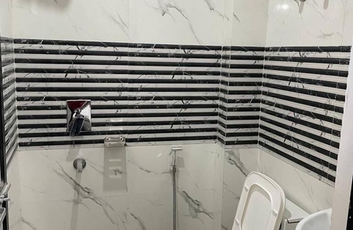 Sainik Farm Hotel | Roomshala 123 Happy Homes Saket