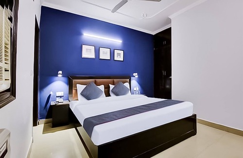Sainik Farm Hotel | Roomshala 141 Agniv Residency