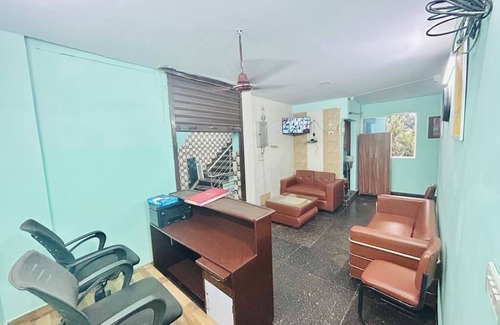 Sainik Farm Hotel | Roomshala 147 KD Plazav