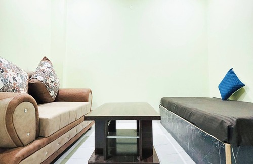 South West Apartment | Roomshala 177 Homestay Thehrav