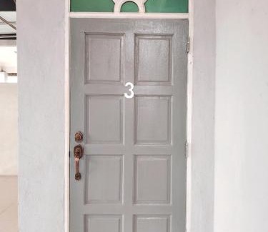 Kawasan Perindustrian Chendering House | Roomstay Kak Ton DELUXE ROOM