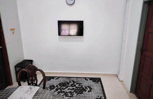 Kawasan Perindustrian Chendering House | Roomstay Kak Ton DELUXE ROOM
