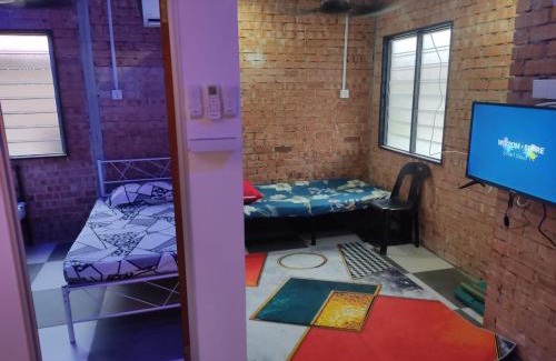 Sungai Buloh Hotel | Roomstay Nurfadz Sg Buloh