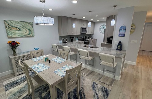 Carlsbad Condo | Roomy 2-bedroom condo, close to beach and Carlsbad Village