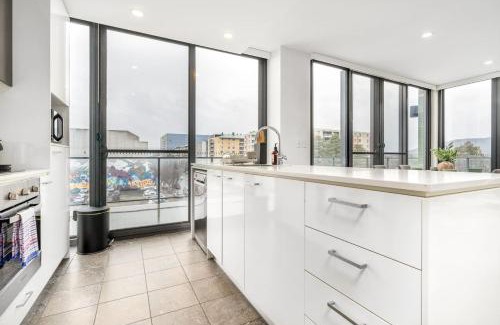 Braddon Apartment | Roomy 2BR 2BA City-Centre Apt - Hosted by CanStay