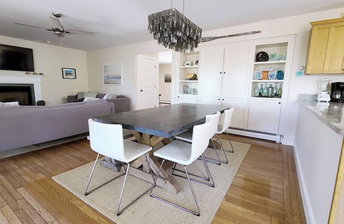 Truro House | Roomy 3BD+ -A/C, Screen Porch, Outdoor Shower, Fire Pit, Ping Pong-Plenty of Space to Spread Out