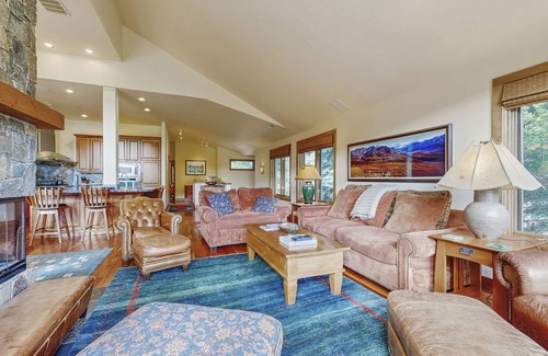Elkhorn Village Condo | Roomy Condo with Golf Course Views, Adult Bikes, & Access to Resort Amenities