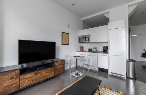 Leather District Apartment | Roomy Downtown Studio w/Gym & Laundry, nr Shopping, by Blueground