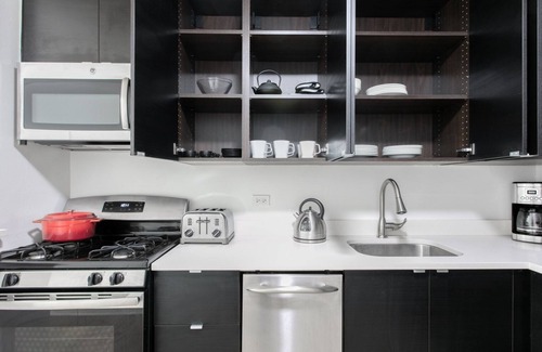 Gold Coast Apartment | Roomy Gold Coast 1BR w/Walk-up, near L & Mariano Park, by Blueground