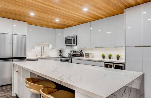 Kihei Condo | Roomy Maui Suite w/Loft, Relaxing Lanai, Kitchen Ease, WiFi–Kamaole Sands 10408