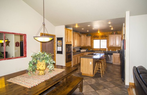 Morgan County Cabin | Roomy! Relax in luxury with country solitude and incredible mountain views.
