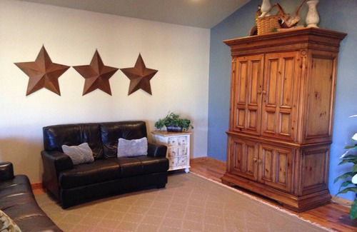 Morgan County Cabin | Roomy! Relax in luxury with country solitude and incredible mountain views.