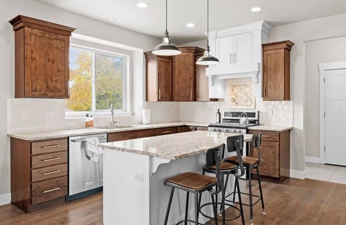 South Jordan House | Roomy & Stylish Haven w/Private Hot Tub in SoJo