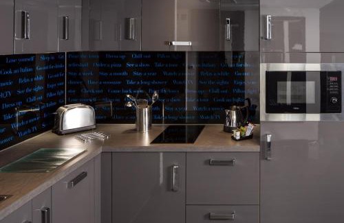 Nottingham City Centre Apartment | Roomzzz Nottingham City