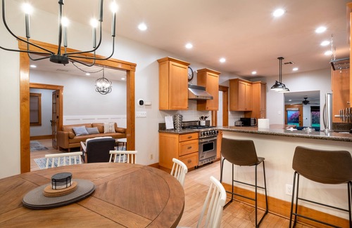 Downtown Phoenix House | 🌵Roosevelt Historic Craftsman🌵Heated Pool/Spa⭐BBQ⭐Firepit⭐Downtown PHX⭐Modern⭐