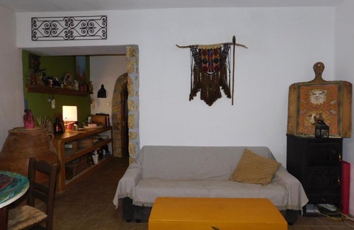 Menetai House | rooster