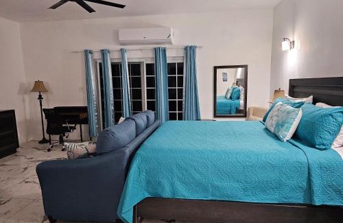 Negril Hotel | Roots Cafe Rooms