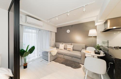 Nishiazabu Apartment | Roppongi 2 bedrooms 3 beds Large living room
