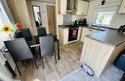 Wimborne House | Rosa - Bournemouth Holiday Home