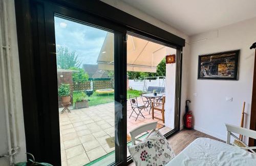 Las Campas y San Claudio Apartment | ROSALES Apartamento y jardín