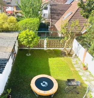 Las Campas y San Claudio Apartment | ROSALES Apartamento y jardín
