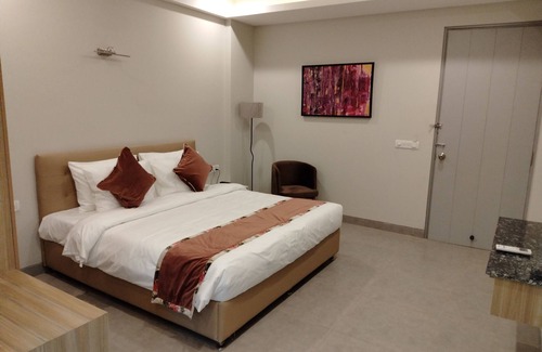 Sector 31 House | ROSASTAYS Gurugram Sec 31