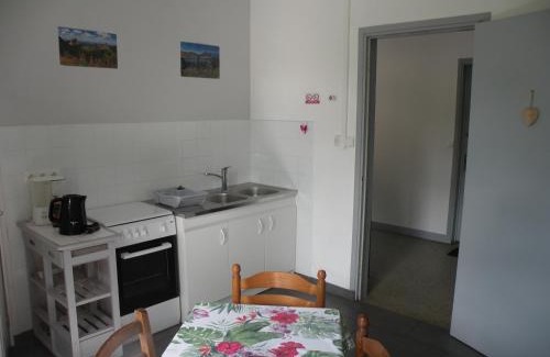 Orcival Apartment | Rose, 4 pers. Villa Saint Antoine, Orcival, Sancy