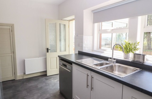 Welton House | ROSE BANK COTTAGE, family friendly, with open fire in Dalston
