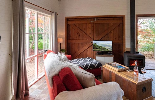 Cambewarra House | Rose & Barn Mountain View Cottages - South Coast Cambewarra