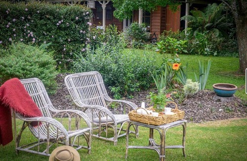Cambewarra House | Rose & Barn Mountain View Cottages - South Coast Cambewarra