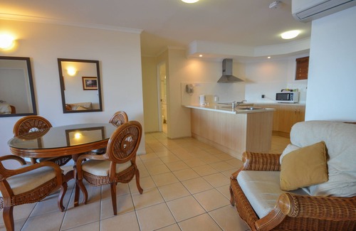 Bowen Hotel | Rose Bay Resort