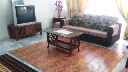 Tanjung Tanah Merah Apartment | Rose Condo@ Cocobay Beach Resort