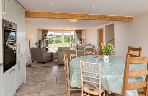 Petersfield House | Rose Cottage - Beautiful Family Property in Rural Hampshire