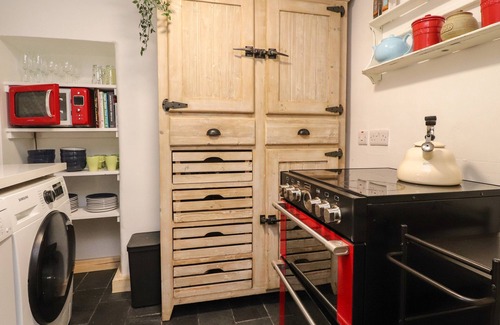 Giggleswick Cottage | ROSE COTTAGE, character holiday cottage in Giggleswick